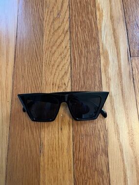 Black Cat-Eye Sunglasses for Women